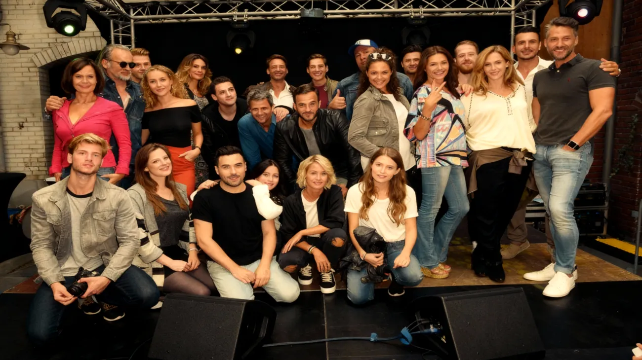 Unter uns2025-11-07T05:40:15.739Z"